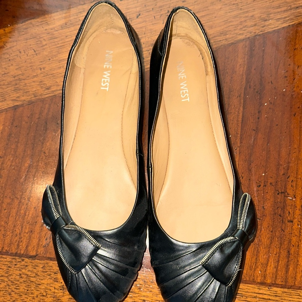 Women’s size 8 flats- barely worn - perfect condition